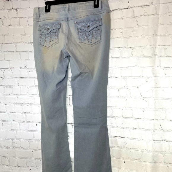 L.e.I Super Stretchy Flare Bell Bottom Jeans - Picture 3 of 6